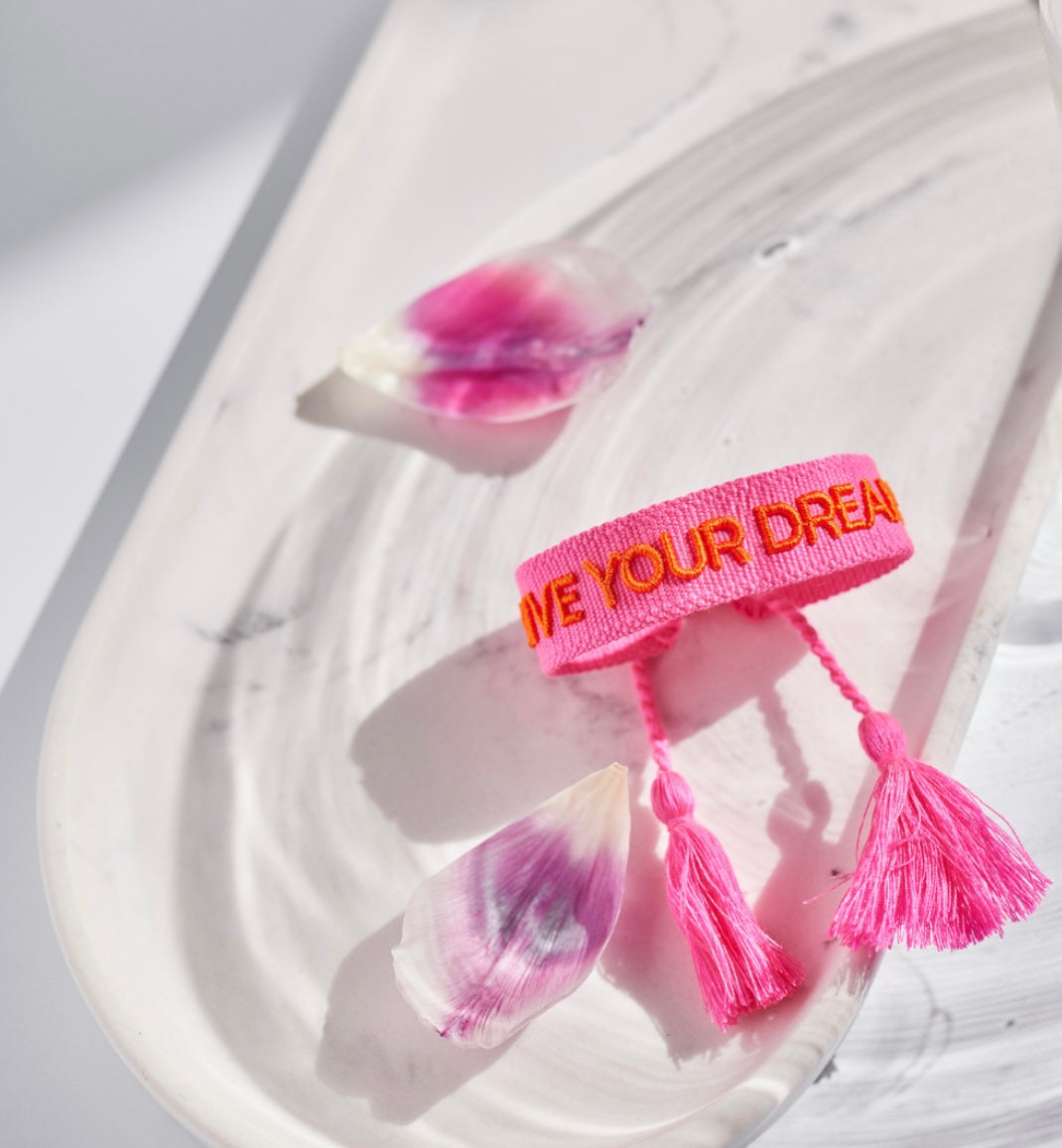 Live your dreams Statement Armband