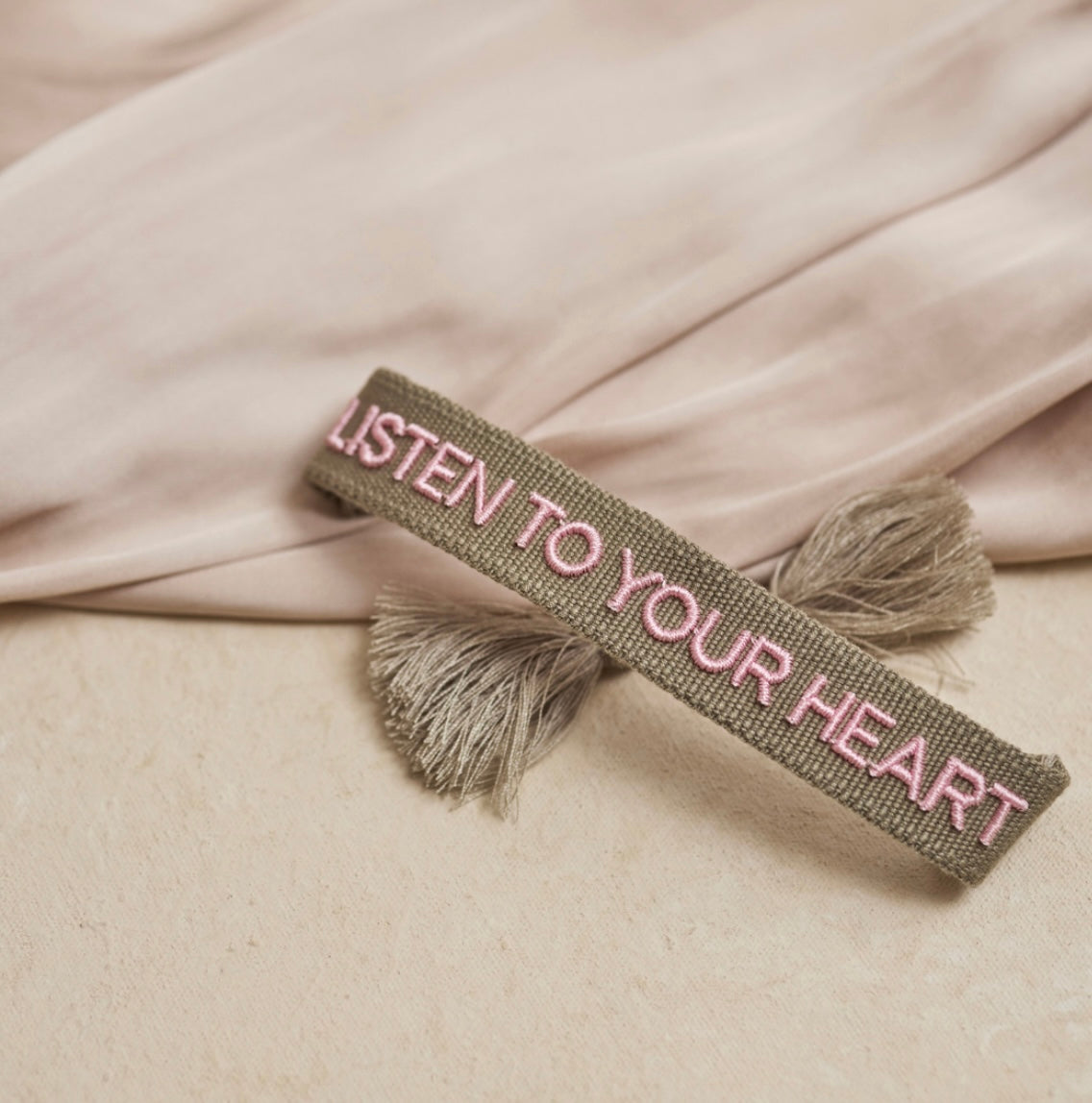 Listen to your heart Statement Armband